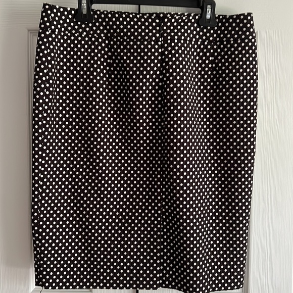 Ann Taylor black skirt with white polka dots. Lined. Size 14 - Picture 2 of 3